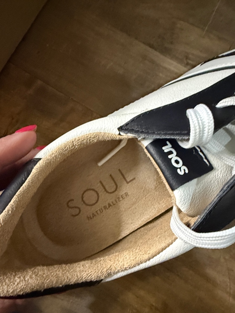 Soul Naturalizer Black & White Sneakers - Low Top size 9.5 - Picture 5 of 7
